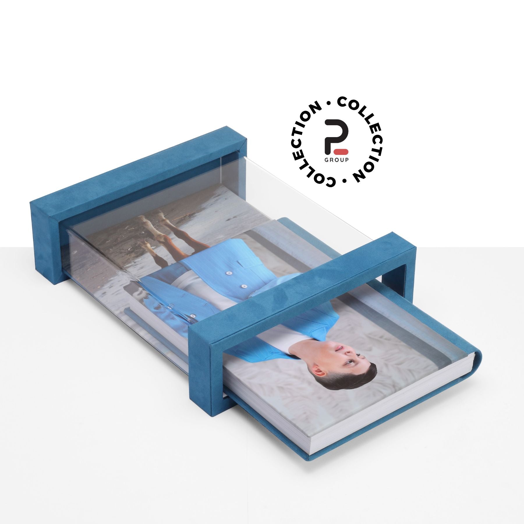 "Album fotografico Kit Martina 25x35 verticale", "Dettaglio cofanetto plexiglass Kit Martina", "Fotolibro con copertina personalizzata e dorso in ecopelle".