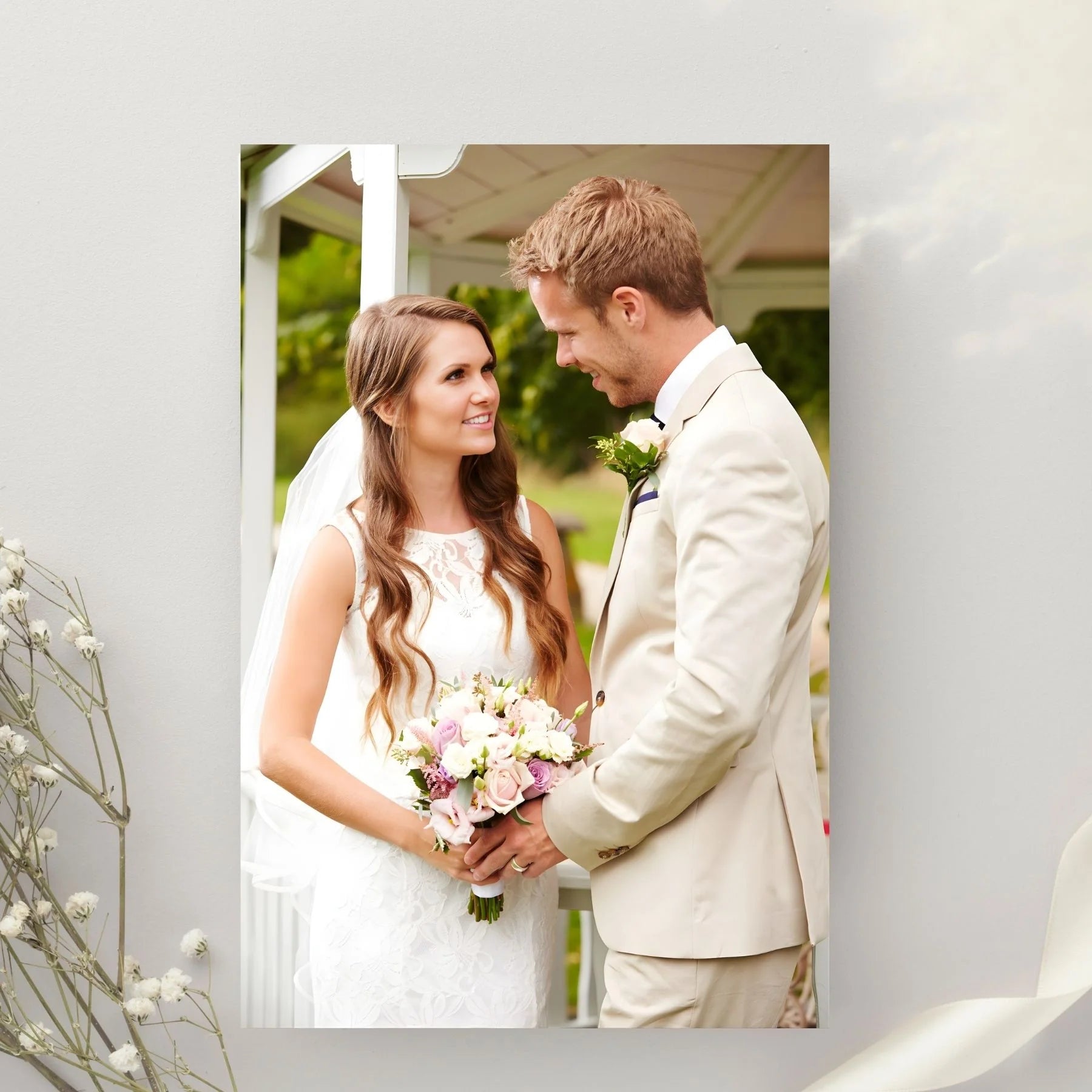 Stampa foto su tela canvas di alta qualità con telaio in legno, dettaglio del tessuto materico e dei colori vividi della fotografia.